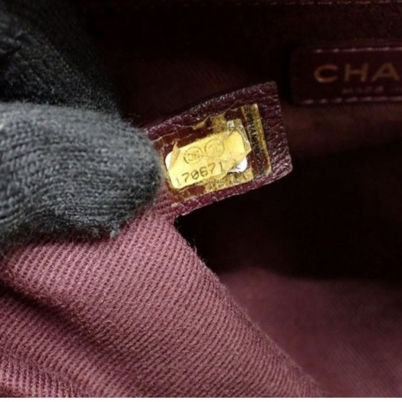 Chanel Burgundy Quilted Leather Shoulder Bag Authentic Classic - Picture 2 of 16